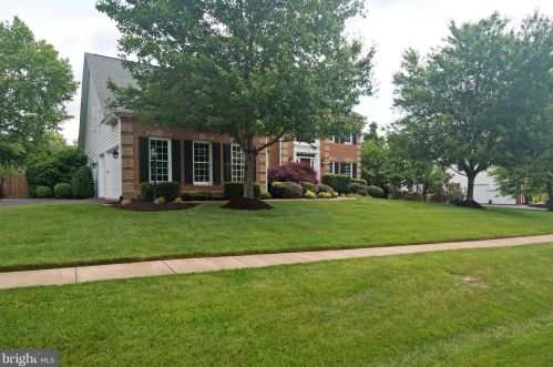 14504 Akker Ct, Gainesville, VA 20155-1342