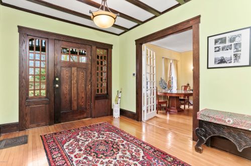 18 Leonard Ave, Riverside, CT 06878-1714