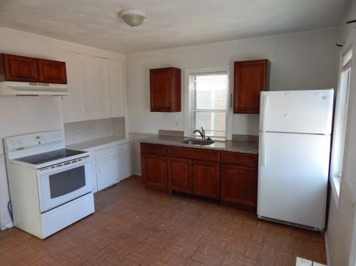 10 Duke St, Providence, RI 02908-4817