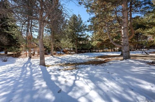 6068 Clinton Ct, Englewood CO 80111-5217 exterior