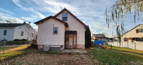 1109 Smith St, Piscataway, NJ 08854-3330