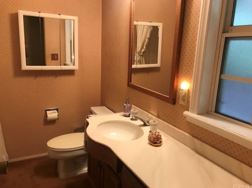 3777 Lockerbie Ln, Glendale CA 91208-1027 exterior