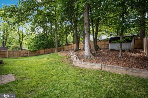 6812 Landor Ln, Springfield VA  22152-3333 exterior