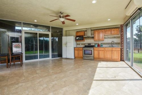 12015 Snowbird Ct, Stafford, TX 77477-1677
