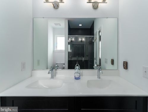 2341 Gordon St, Philadelphia PA 19132-4632 exterior