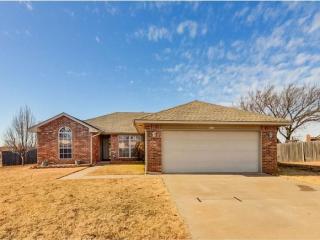 600 Shadowhill St, Norman, OK 73071-7185