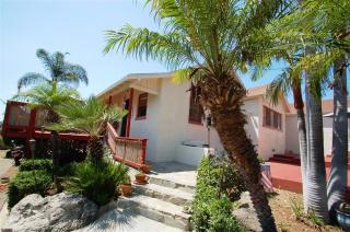 1070 Oak Dr, Vista CA  92084-4658 exterior