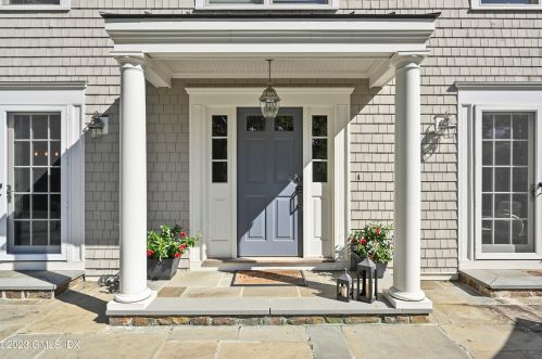 36 Evergreen Rd, Greenwich CT  06830-4611 exterior