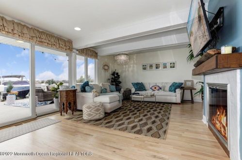 450 Tamiami Dr, Lavallette NJ  08735-3035 exterior