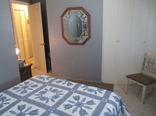 334 Shawnee Dr, Carol Stream IL  60188-1962 exterior