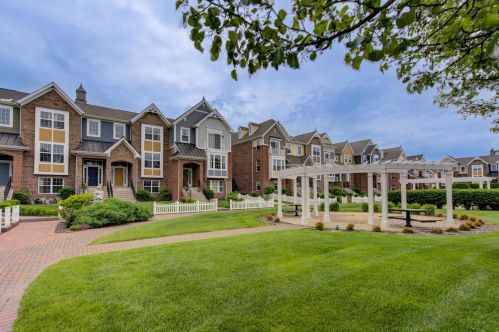 4115 Royal Mews Cir, Naperville IL  60564-7174 exterior