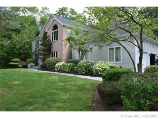 1 Mountaincrest Dr, Cheshire, CT 06410-3554