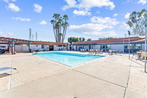 1400 Sunkist St, Anaheim CA  92806-5615 exterior