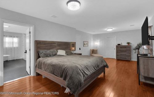 165 New Monmouth Rd, Middletown NJ  07748-2232 exterior