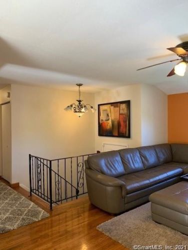 2 Country Club Ct, Norwalk CT  06851-5601 exterior