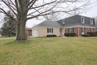 841 Ruth Dr, Hoffman Estates, IL 60123-1951