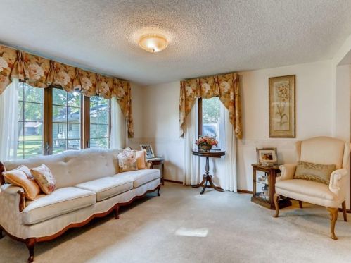 409 Franklin Ave, Minnetrista, MN 55388