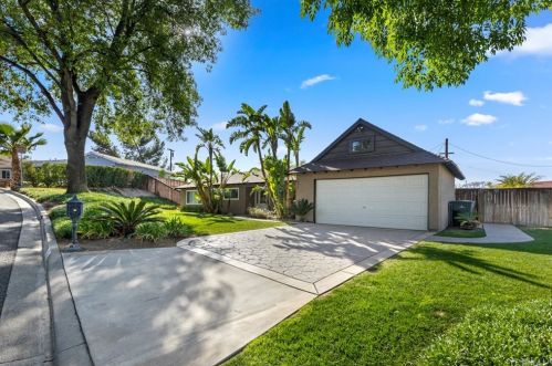 6331 Crestview Ct, Riverside, CA 92506-5302