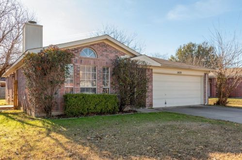 1429 Yorkshire St, Fort Worth TX  76134-5525 exterior