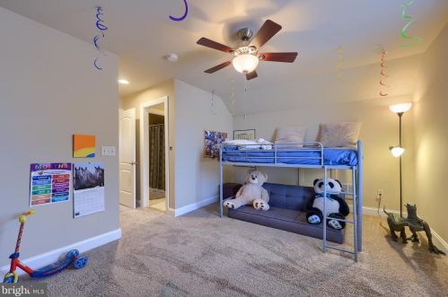 541 Prince George Dr, Lancaster PA 17601-8801 exterior