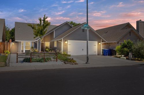 1412 Christiansen Dr, Modesto, CA 95355-3373