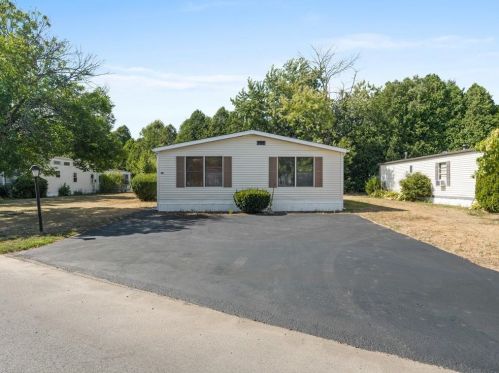 26 Lear Dr, Coventry, RI 02816-4014