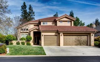 10471 Acacia Ave, Clovis, CA 93619-4634