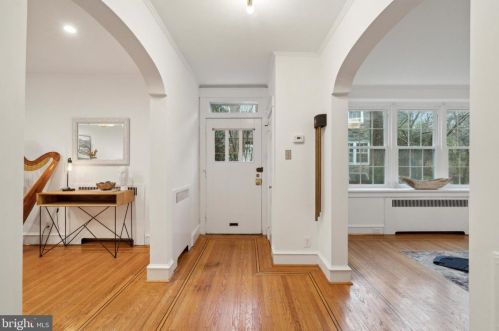 426 Durham St, Philadelphia PA  19119-1222 exterior