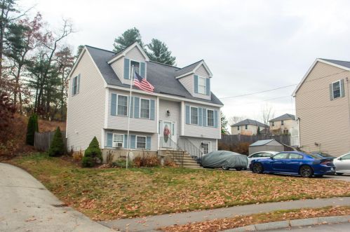 11 Intervale St, Nashua, NH 03064-2513