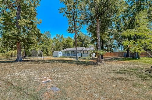 16723 Lake Cir, Conroe TX  77302-5347 exterior