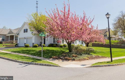 1700 Speedwell Rd, Lancaster PA  17601-4628 exterior