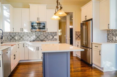 1127 Ashton Bluff Dr, Atlanta GA  30319-5399 exterior