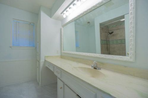 510 Mayfield Ave, Garland TX  75041-5041 exterior