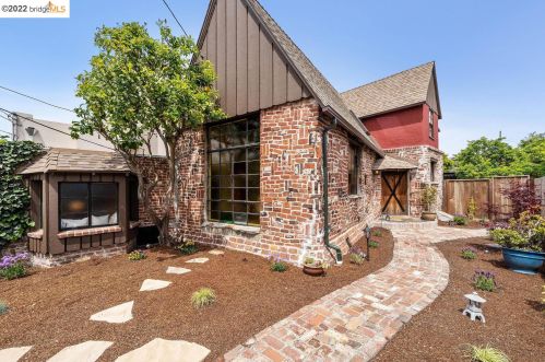 2321 Valley St, Berkeley, CA 94702-2133