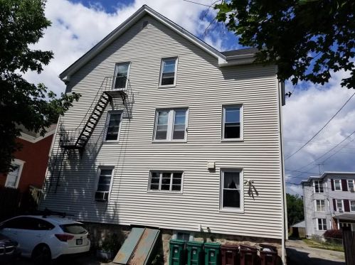 127 Bennett St, Woonsocket, RI 02895-4618