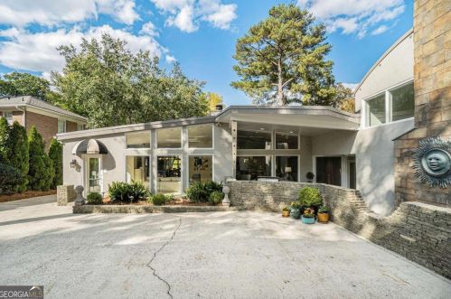 887 Berkshire Rd, Atlanta GA  30324-4929 exterior