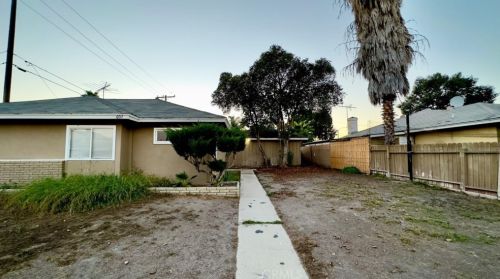 607 Dl Ave, Anaheim CA  92801-1302 exterior