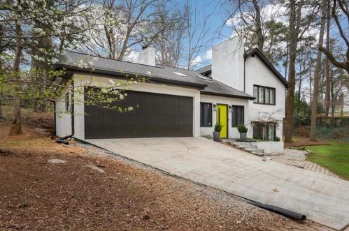 71 Hardeman Rd, Atlanta, GA 30342-2529