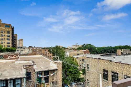 1114 Pratt Blvd, Chicago IL  60626-4421 exterior