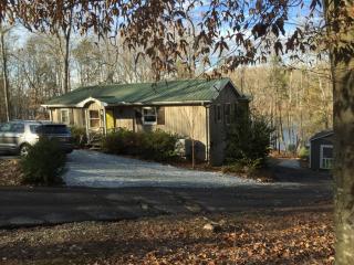 160 Willow Ln, Lavonia, GA 30553-4058