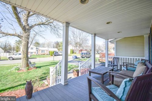13596 Rush Dr, Woodbridge, VA 22192-4354