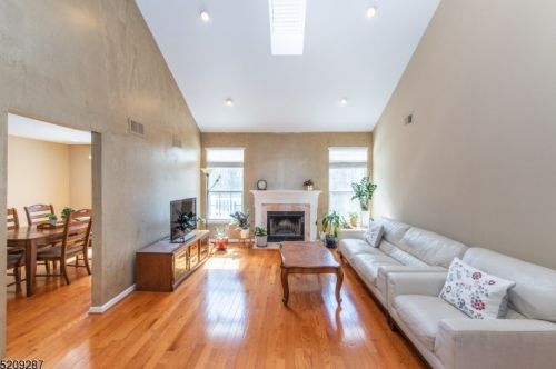 7 Sycamore Ln, Dover NJ  07869-3704 exterior