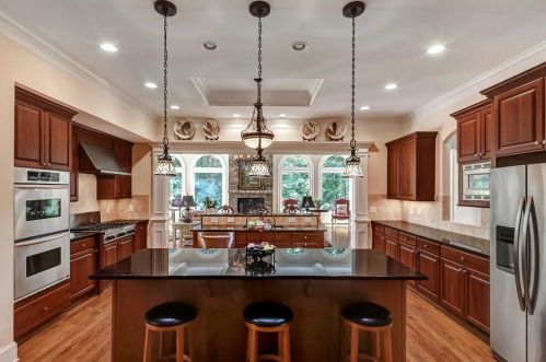 1750 High Trl, Atlanta GA  30339-5617 exterior