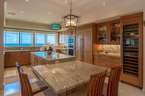 445 Maono Loop, Honolulu HI  96821-2526 exterior