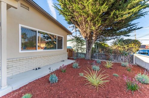 1385 Darwin St, Seaside, CA 93955-5639