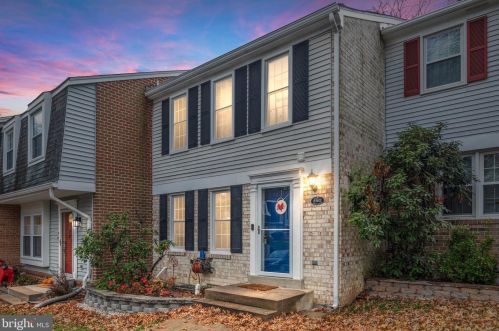 8562 Chester Grove Ct, Springfield VA  22153-2250 exterior