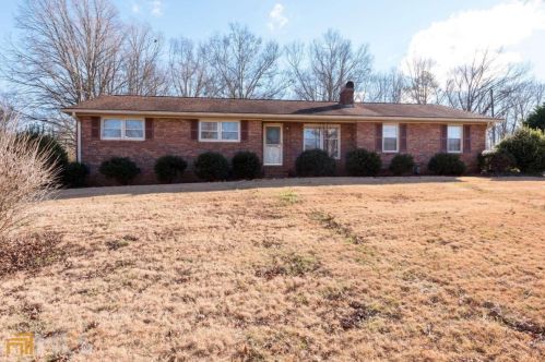 8236 Jefferson Dr, Nicholson, GA 30565-2084