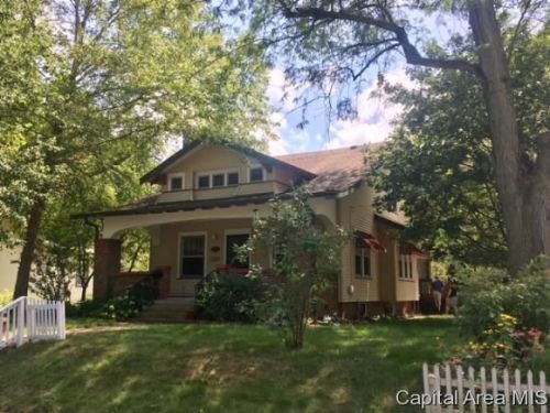 322 Monroe St, Petersburg, IL 62675-1536