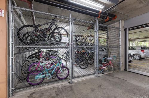 1810 Kaioo Dr, Honolulu HI 96815 exterior