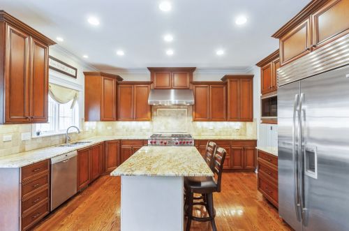 1054 Fairoaks Ave, Bannockburn, IL 60015-2913